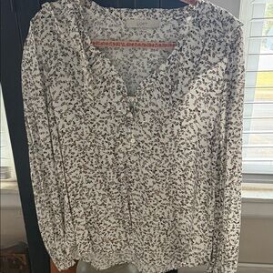 LOFT Women's Floral Blouse - White and Brown